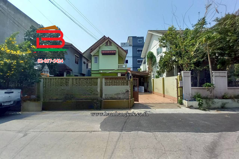 บ้านเดี่ยว 2 ชั้น ซอยพระยาสุเรนทร์ 13 (รามอินทรา 109) เนื้อที่ 63 ตรว. ถนนพระยาสุเรนทร์ แขวงบางชัน เขตคลองสามวา
