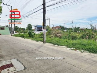 12164, ที่ดินเปล่า ซอยศาลาธรรมสพน์ 13 เนื้อที่ 63 ตรว. ใกล้ร้านอาหาร บ้านยี่สาร ถนนปิ่นเกล้า แขวงศาลาธรรมสพน์ เขตตลิ่งชัน