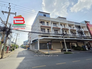 12351, ขาย/เช่า อาคารพาณิชย์ 4 ชั้น เนื้อที่ 28.2 ตร.ว. ซอยเปียร์นนท์, ซอยทหารบก 1 ถนนลำลูกกา ตำบลคูคต อำเภอลำลูกกา ปทุมธานี   