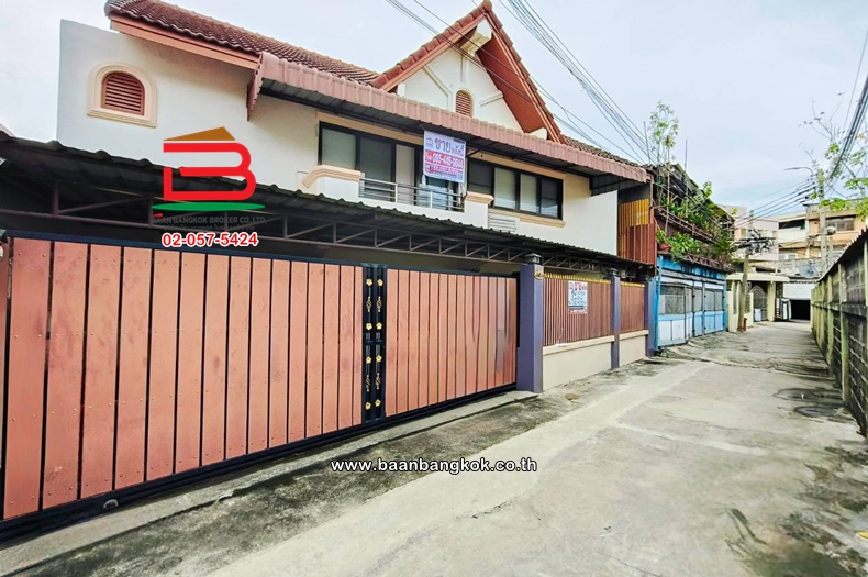 บ้านเดี่ยว 2 ชั้น เนื้อที่ 60 ตร.ว. ชุมชนหัวจักรตึกแดง (กำแพงเพชร 6) ถนนวิภาวดี แขวงบางซื่อ เขตบางซื่อ    