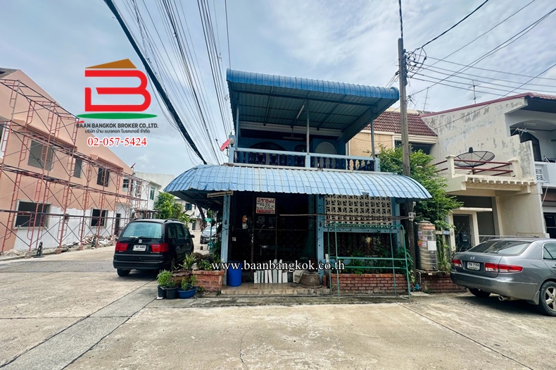 ทาวน์โฮม หมู่บ้านสินพัฒนาธานี เนื้อที่ 28.5 ตรว. ซอยเทศบาลสงเคราะห์ 1 (MRT วัดเสมียนนารี) แขวงลาดพร้าว เขตจตุจักร
