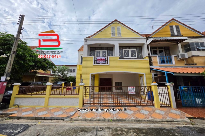 ทาวน์เฮาส์ 2 ชั้น (หลังมุม) เนื้อที่ 35 ตร.ว. หมู่บ้าน อู่ทองเพลส 4 ซอยเปียนนท์ ถนนลำลูกกา ตำบลคูคต อำเภอลำลูกกา ปทุมธานี    
