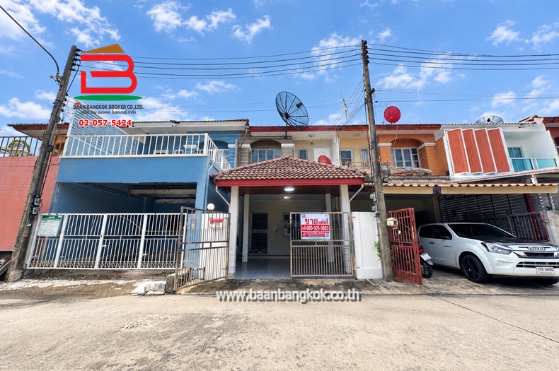 ทาวน์เฮาส์ 2 ชั้น เนื้อที่ 22.5 ตร.ว. หมู่บ้านสถาพร ซอยรังสิต-นครนายก 73 ถนนรังสิต-นครนายก ตำบลบึงยี่โถ อำเภอธัญบุรี ปทุมธานี   