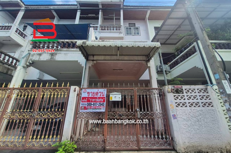 ทาวน์เฮาส์ 3 ชั้น เนื้อที่ 28 ตร.ว. บ้านแก้ววิลล่า (ซอยจรัญสนิทวงศ์ 35 แยก 16) ถนนจรัญสนิทวงศ์ แขวงบางขุนศรี เขตบางกอกน้อย