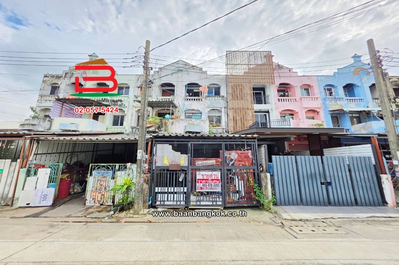 ทาวน์โฮม 3 ชั้น เนื้อที่ 23.8 ตร.ว. ซอยรามอินทรา 115 ถนนรามอินทรา แขวงมีนบุรี เขตมีนบุรี  