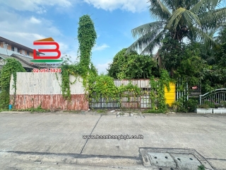 LINE_ALBUM_12675_ที่ดินซอย พระยาสุเรนทร์ 31_67ตร.ว._2.1ล้าน_261014_5