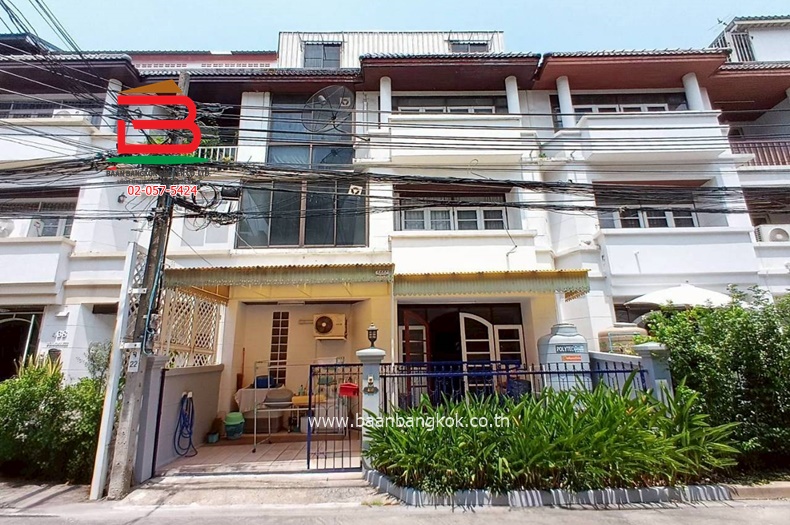 ทาวน์โฮม ซอยธารทิพย์ 3 เนื้อที่ 32.6 ตรว. (ใกล้ทาวน์อินทาวน์) ถนนประดิษฐ์มนูธรรม แขวงพลับพลา เขตวังทองหลาง